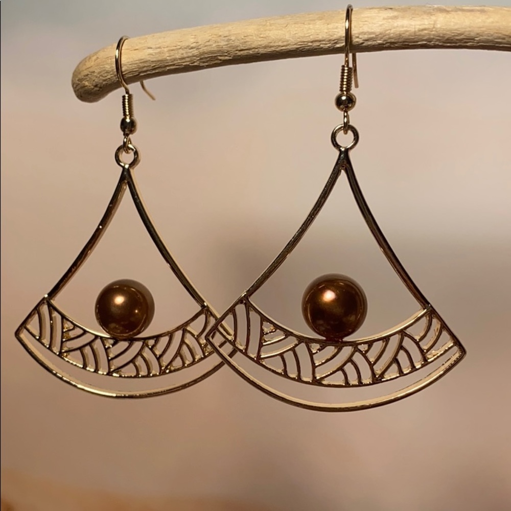 Tribal fan inspired with shell pearl